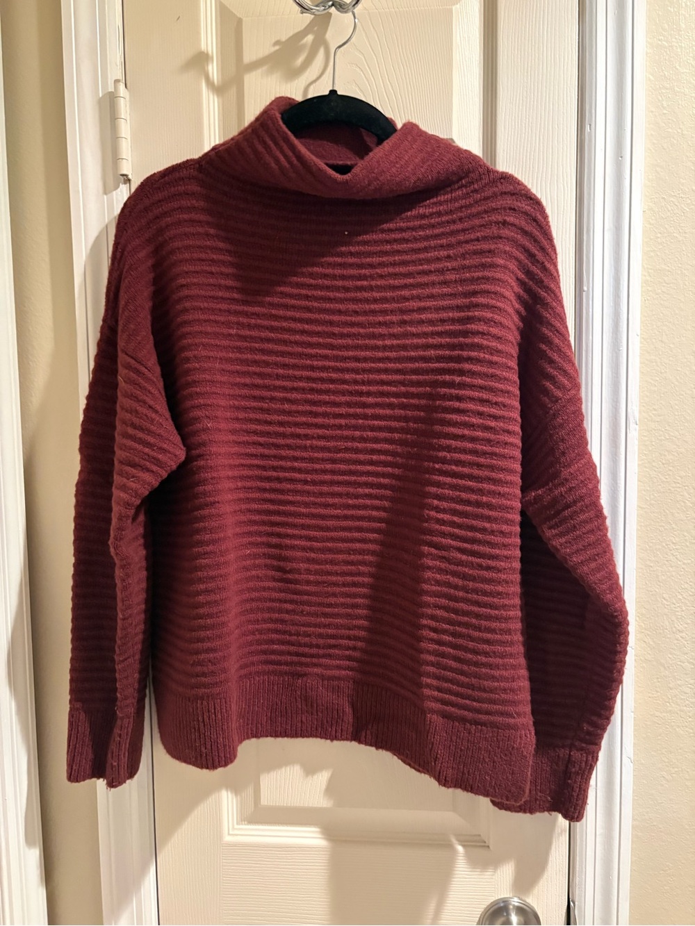 Madewell Ribbed Funnel Neck Sweater in Wine L